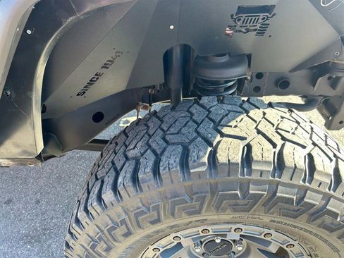 Used 2018 Jeep Wrangler Unlimited Sport S image 17