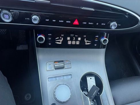 Used 2026 Genesis GV70 2.5T Select image 31