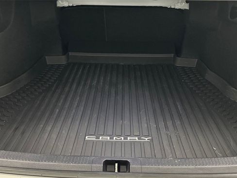 Used 2023 Toyota Camry SE image 13