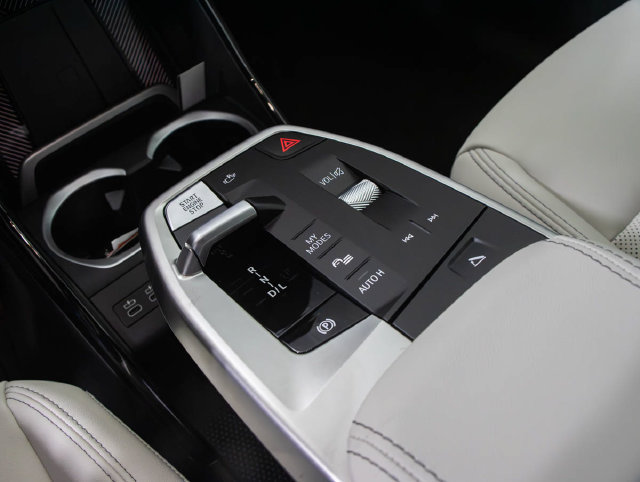 Used 2027 BMW X1 xDrive28i AWD/4WD image 18