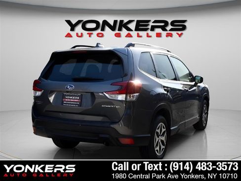 Used 2021 Subaru Forester Premium image 6