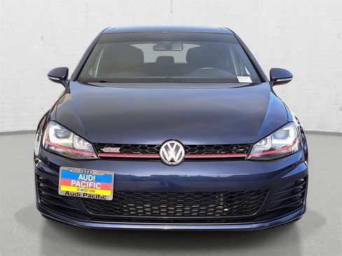 Used 2017 Volkswagen GTI SE image 2