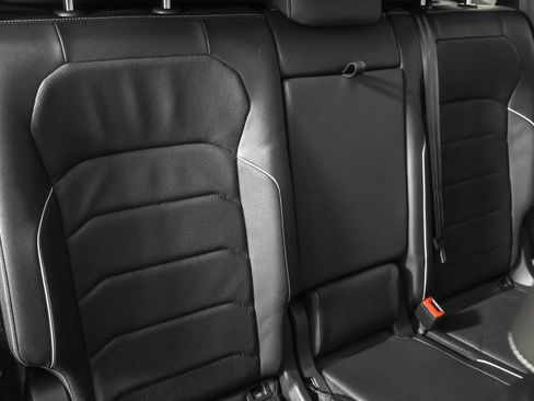 Used 2023 Volkswagen Tiguan SEL R-Line image 42