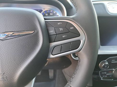 Certified 2023 Chrysler 300 Touring w/ Sport Appearance Package RWD image 18