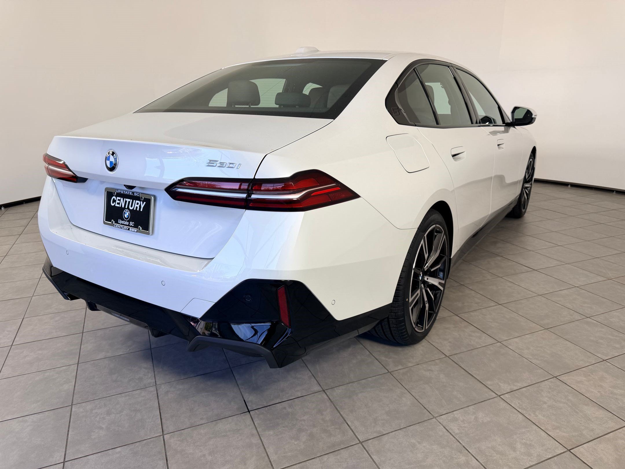 Used 2026 BMW 530i w/ M Sport Package RWD image 9