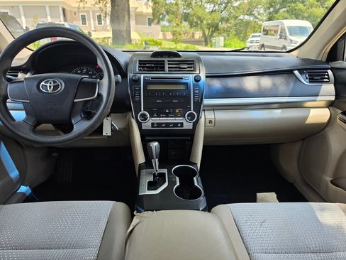 Used 2012 Toyota Camry FWD image 18