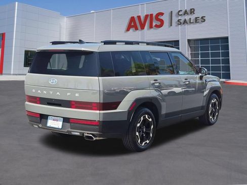 Used 2025 Hyundai Santa Fe SEL FWD image 6
