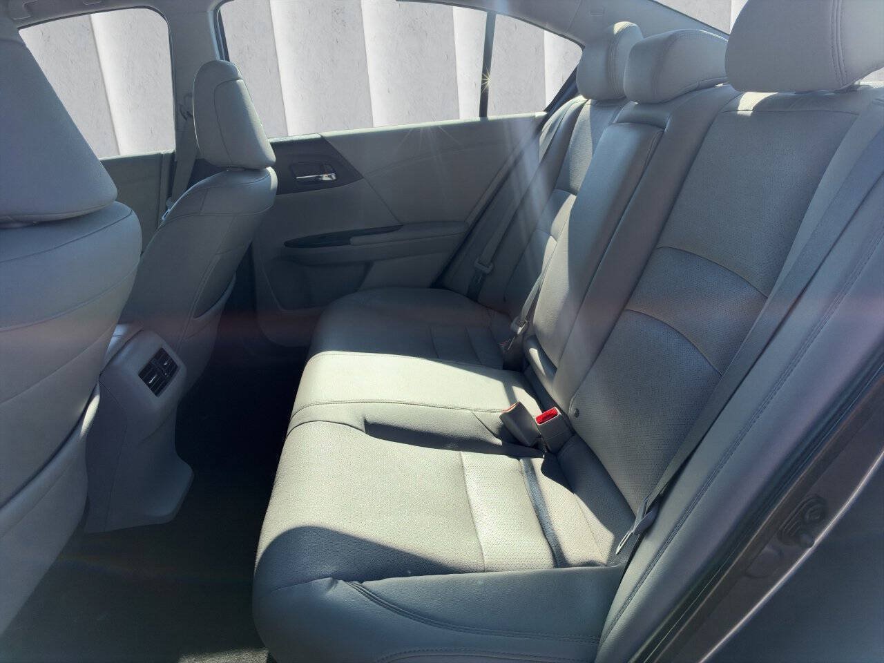Used 2017 Honda Accord EX-L image 17
