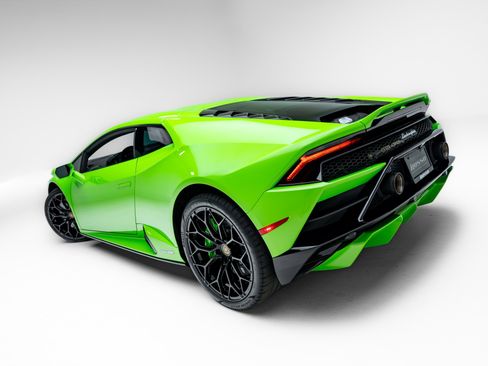 Used 2022 Lamborghini Huracan EVO RWD image 54