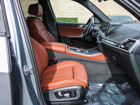 Used 2024 BMW X5 xDrive50e image 16