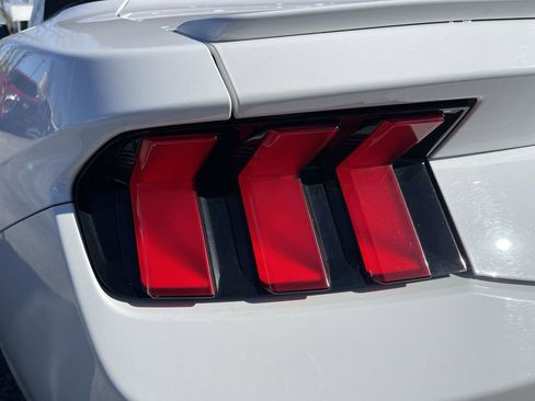 Used 2024 Ford Mustang Premium image 5