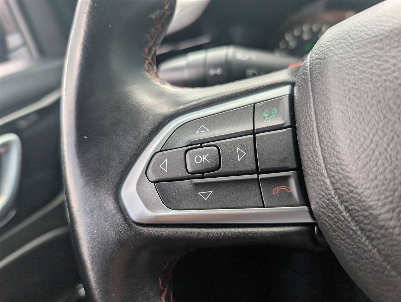 Used 2022 Jeep Compass Trailhawk w/ Trailhawk Convenience Group AWD/4WD image 25