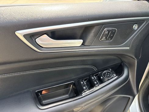 Used 2020 Ford Edge Titanium w/ Equipment Group 301A FWD image 17