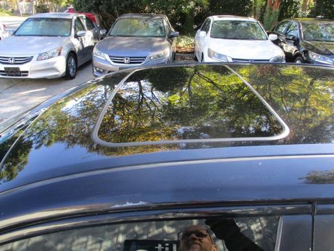 Used 2012 Toyota Camry SE w/ Leather Pkg image 13