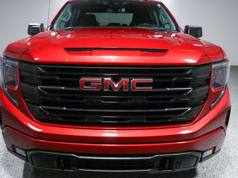 Used 2023 GMC Sierra 1500 Elevation AWD/4WD image 4