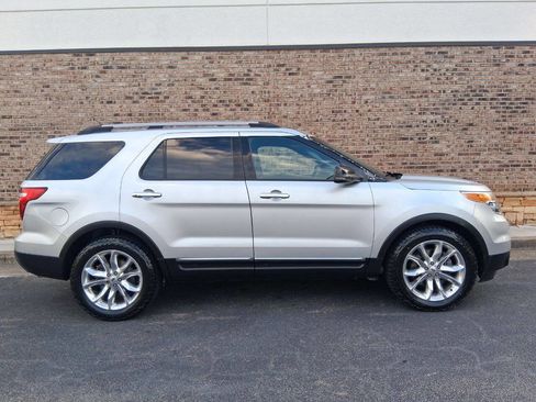 Used 2013 Ford Explorer XLT FWD image 6