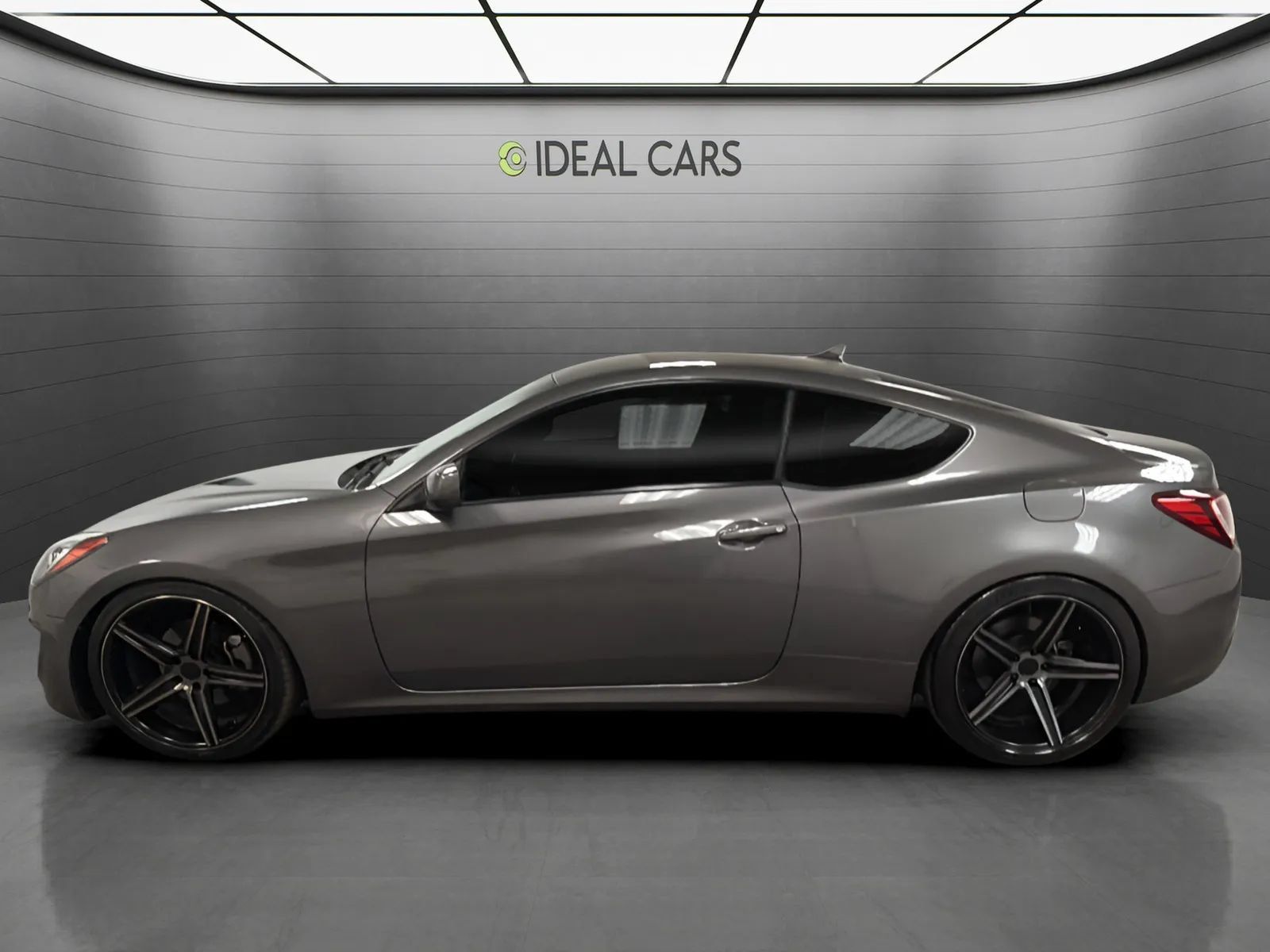 Used 2013 Hyundai Genesis 2.0T RWD image 8