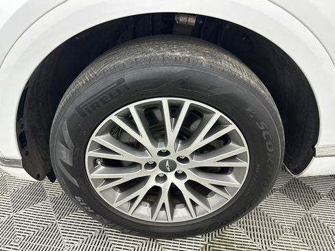 Used 2024 Genesis GV80 2.5T AWD/4WD image 13
