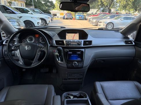 Used 2015 Honda Odyssey Touring image 12