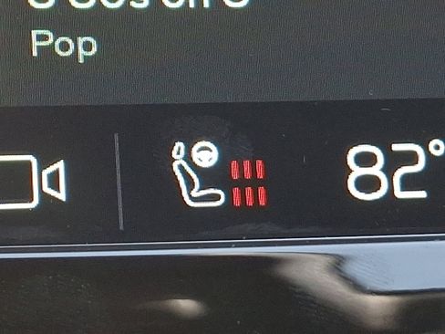 Certified 2024 Volvo XC90 B6 Plus image 27