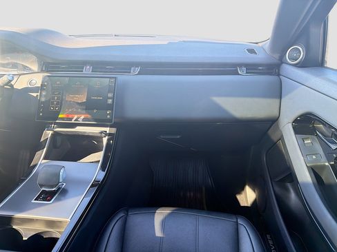 Used 2024 Land Rover Range Rover Evoque Dynamic SE image 18