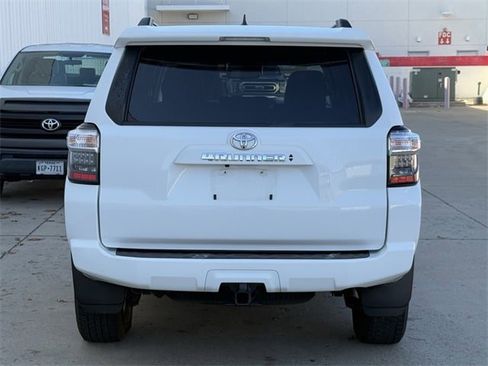 Used 2022 Toyota 4Runner SR5 image 5