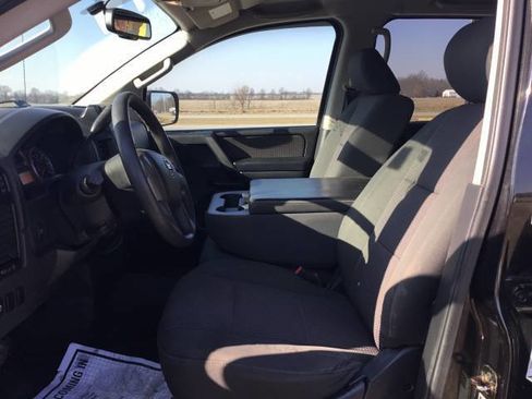 Used 2014 Nissan Titan SV image 14