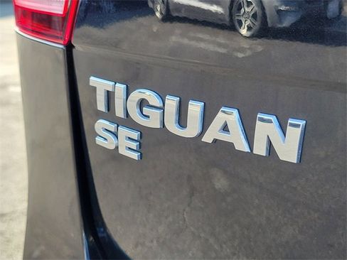 Used 2020 Volkswagen Tiguan SEL image 7