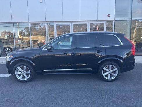 Certified 2025 Volvo XC90 B5 Core image 2