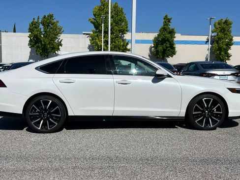 Used 2024 Honda Accord Touring image 7