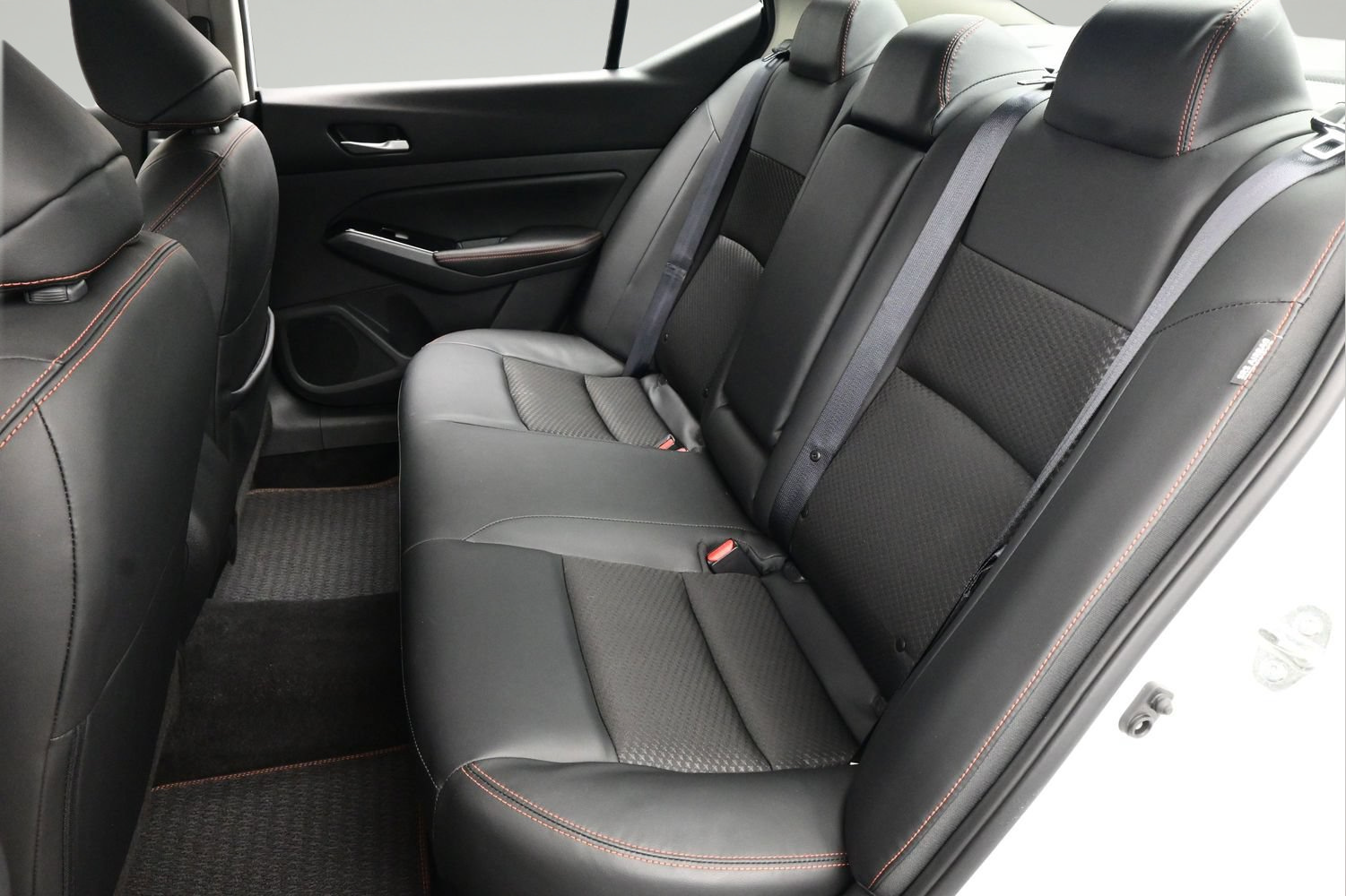 Certified 2025 Nissan Altima 2.5 SR FWD image 11