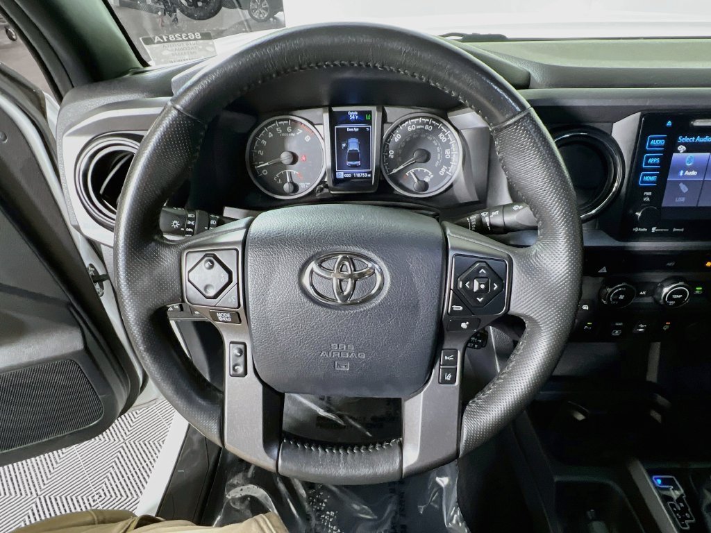 Certified 2018 Toyota Tacoma TRD Off-Road w/ Technology Package AWD/4WD image 10