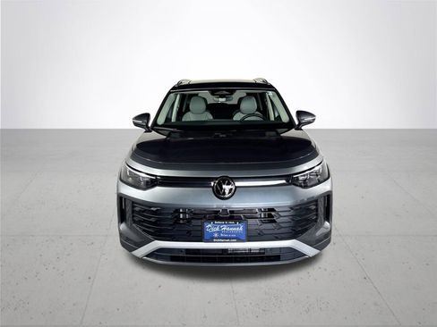 New 2026 Volkswagen Tiguan SE image 3