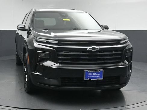 Used 2024 Chevrolet Traverse LT w/ Midnight/Sport Edition AWD/4WD image 2