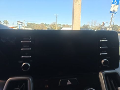 Certified 2023 Kia Sorento LX image 16