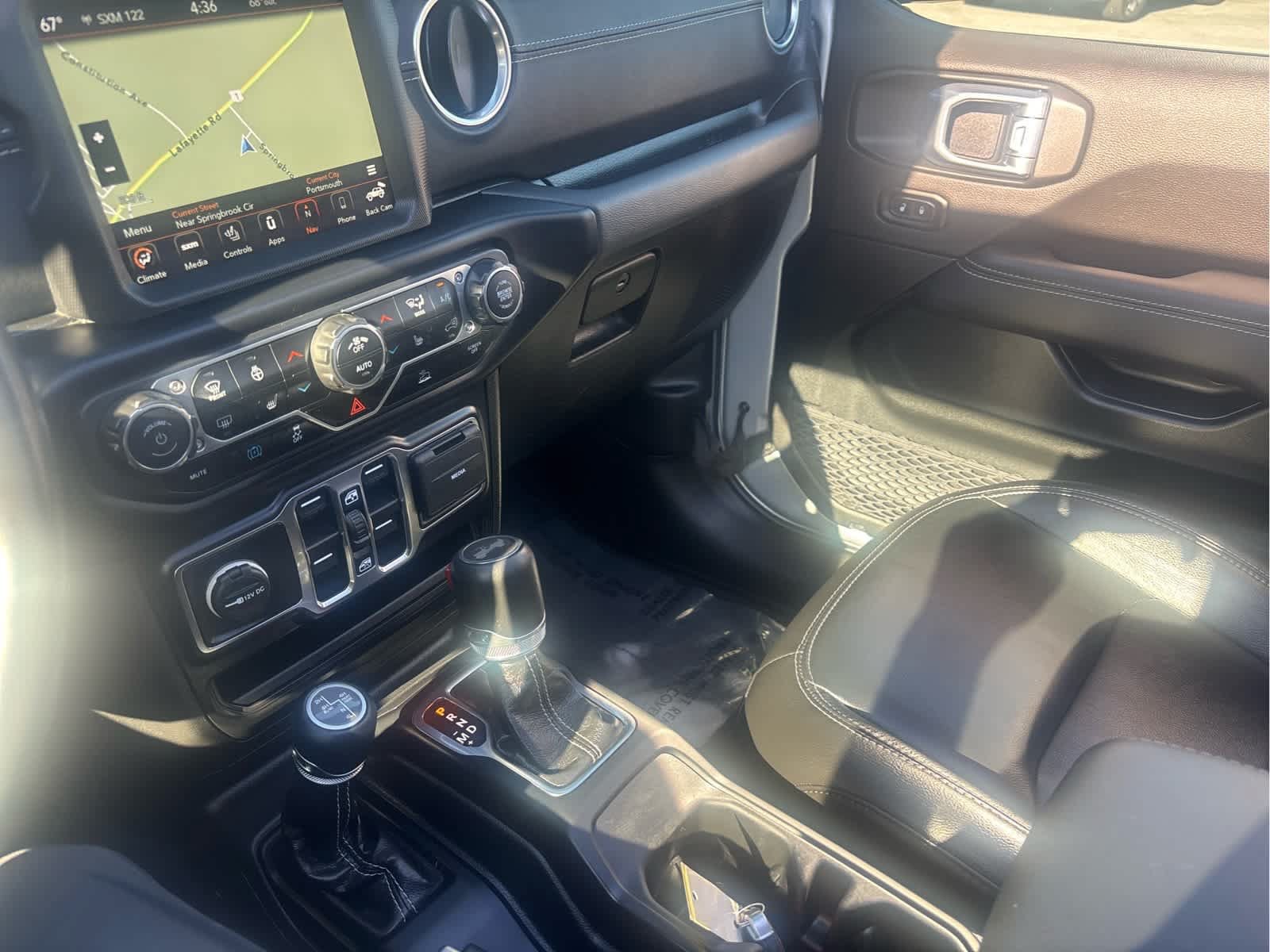 Used 2023 Jeep Wrangler Unlimited Sahara w/ Cold Weather Group AWD/4WD image 18