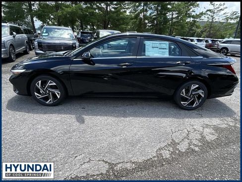 New 2026 Hyundai Elantra Limited FWD image 4