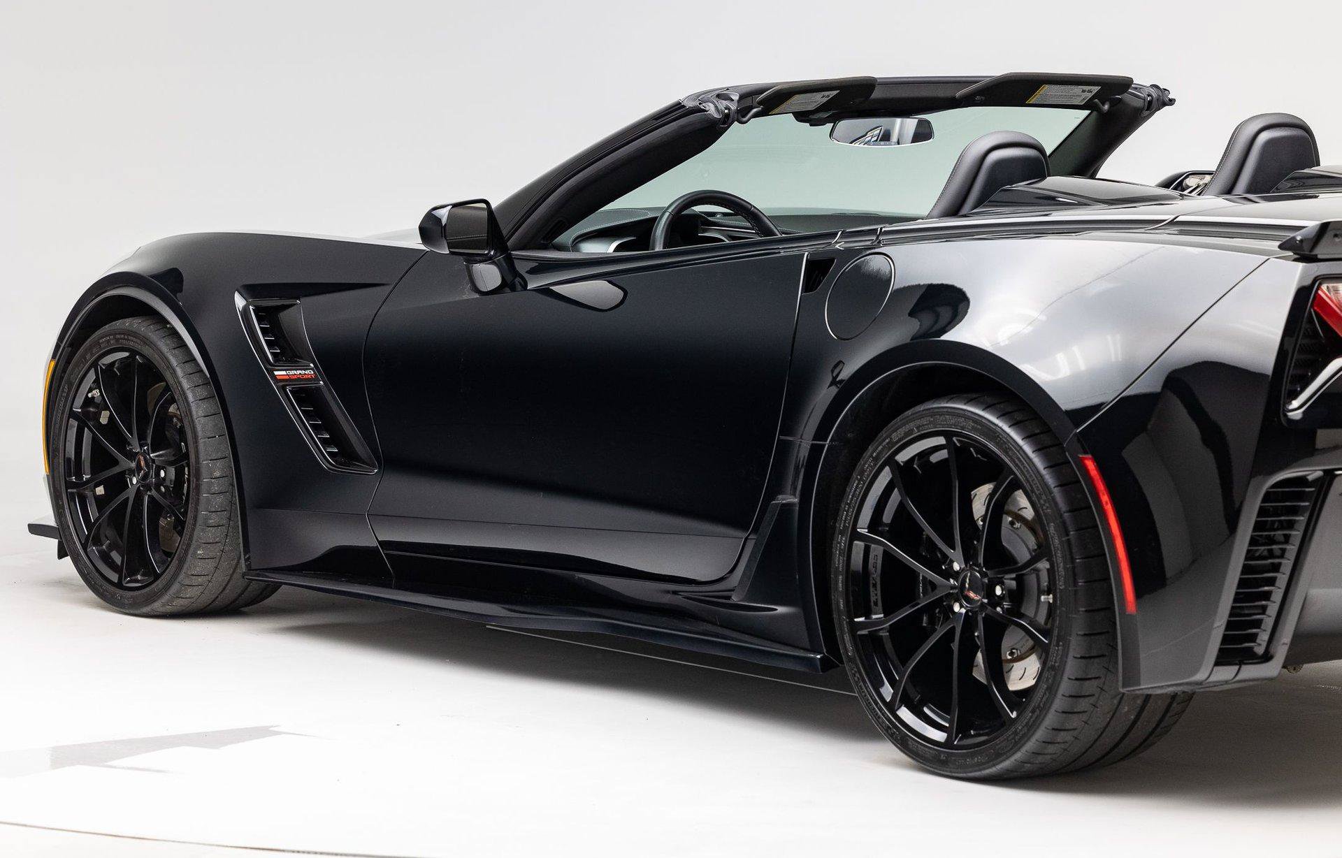 Used 2019 Chevrolet Corvette Grand Sport w/ Carbon Flash Badge Package RWD image 11