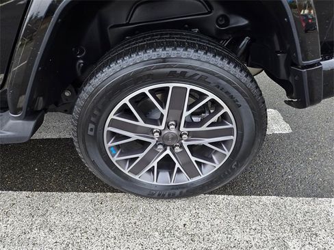 Used 2023 Jeep Wrangler Unlimited Sahara image 12