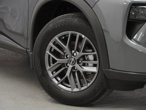 Used 2025 Nissan Rogue S image 4