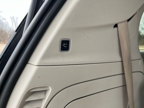 Used 2018 Chrysler Pacifica Touring Plus image 41