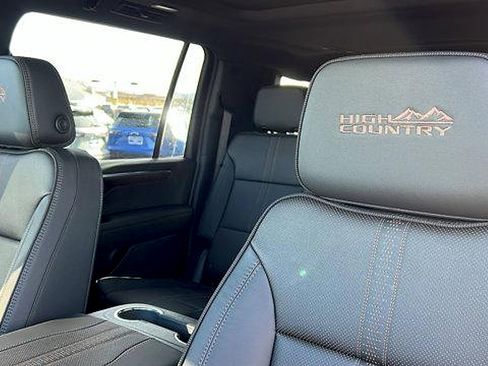 New 2026 Chevrolet Suburban High Country image 25