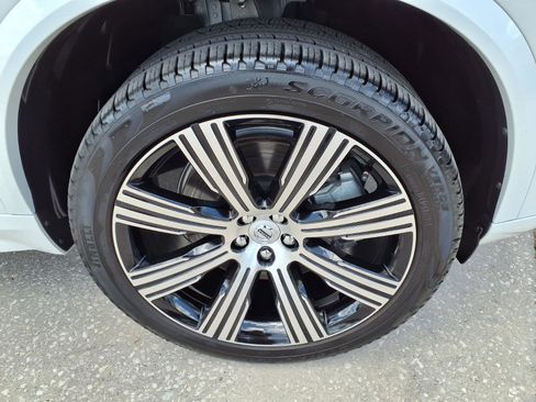 Certified 2025 Volvo XC90 T8 Plus w/ Protection Package Premier AWD/4WD image 9