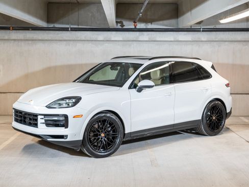 Certified 2026 Porsche Cayenne AWD/4WD image 1