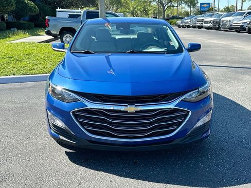 Used 2023 Chevrolet Malibu LT image 2