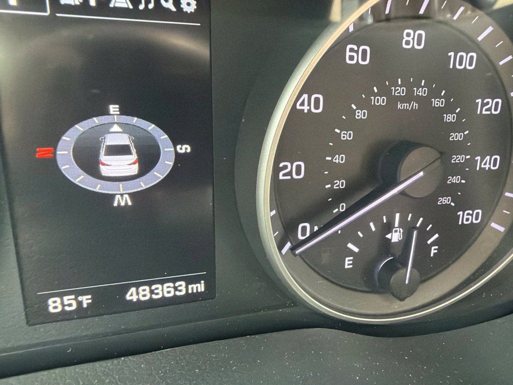 Used 2017 Hyundai Elantra Limited w/ Limited Ultimate Package 05 FWD image 4