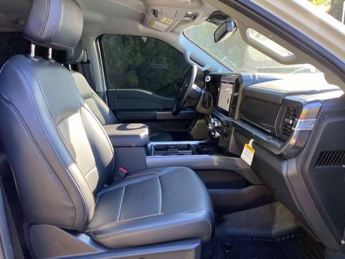 Used 2025 Ford F450 Lariat AWD/4WD image 36
