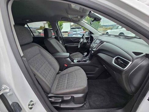 Used 2024 Chevrolet Equinox LT FWD image 11