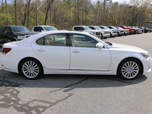 Used 2014 Lexus LS 460 w/ Comfort Package image 9