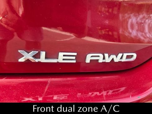 Used 2021 Toyota Highlander XLE image 13